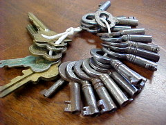 key to fit trunk lock